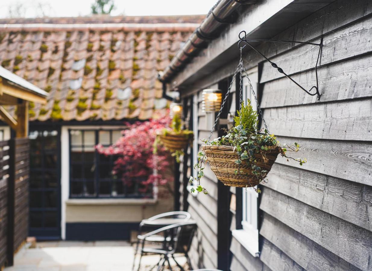 The Peacock Inn Chelsworth Exterior photo